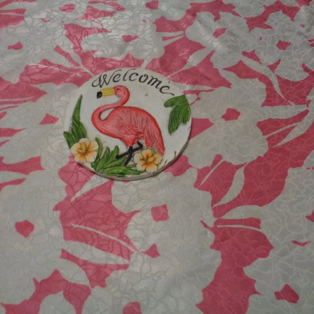 VINTAGE WELCOME FLAMIGO AS-IS PLAQUE & FLORALS SATINY SCARF LOT